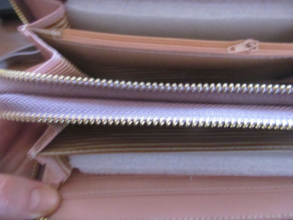 Продаеться гаманець жіночий