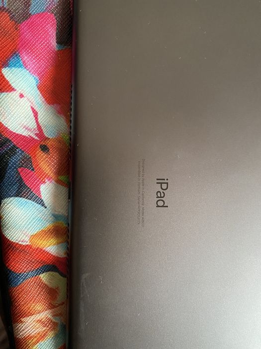 iPad 9 generacja 64 gb z Apple care