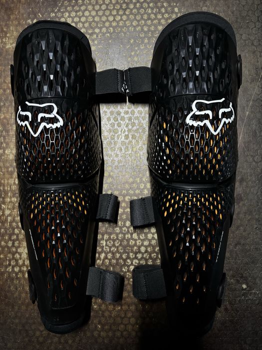 Ochraniacze kolan FOX TITAN PRO