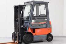 Empilhador eléctrico Toyota 7FBEF16 - 1.600 Kg (2535)