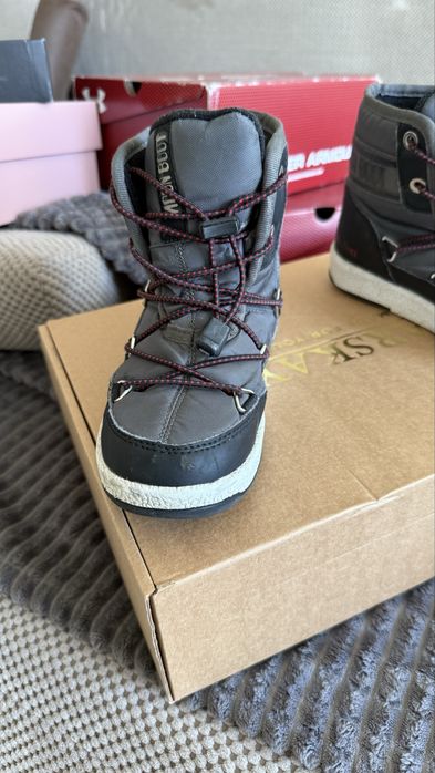Продам чоботи Moon boot