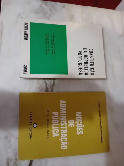 Conjunto de 2 Livros Direito Português e Administração Pública