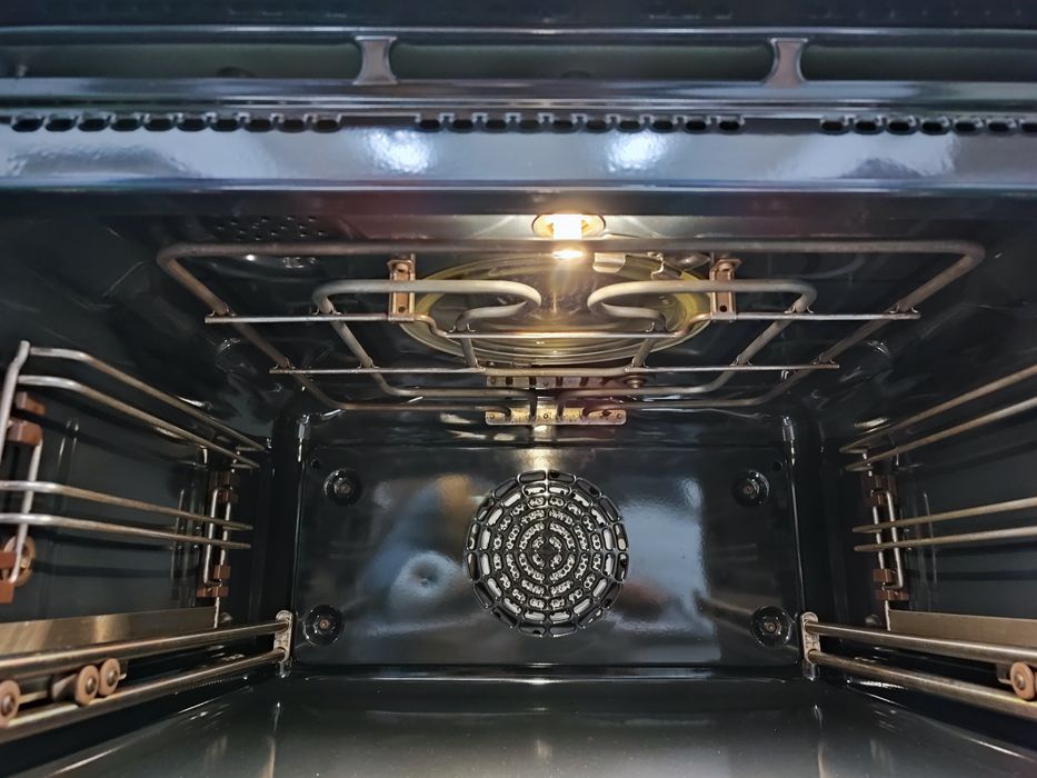 Вбудована малогабаритна духовка з функцією мікрохвильовки Bosch