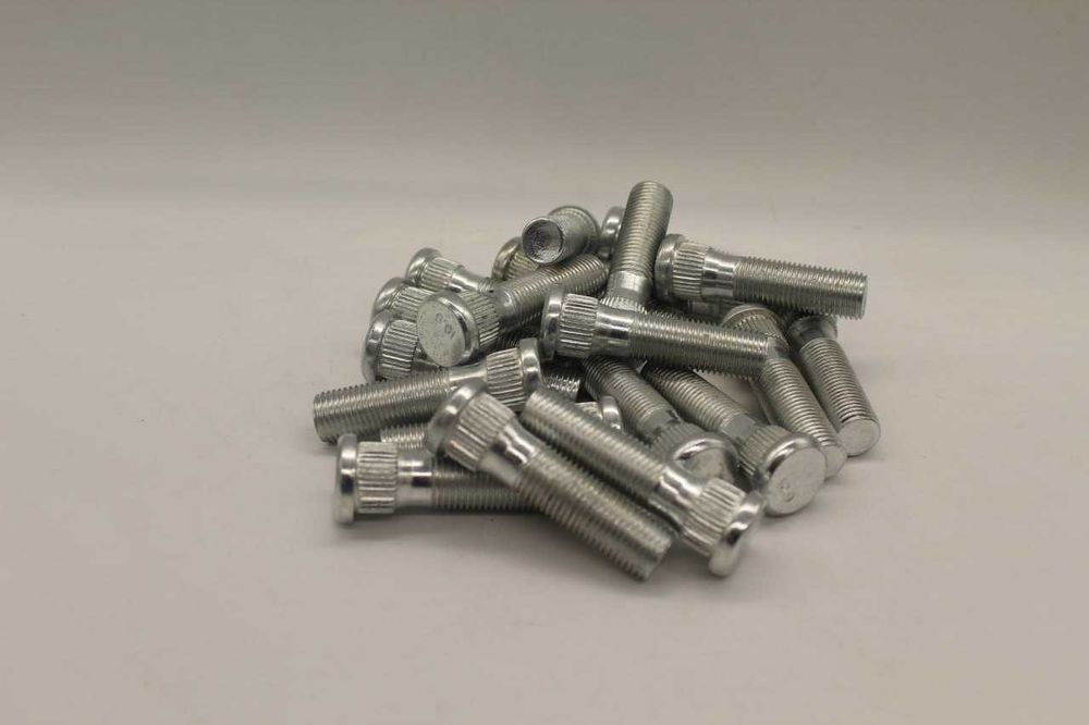 Колесные шпильки для автомобилей