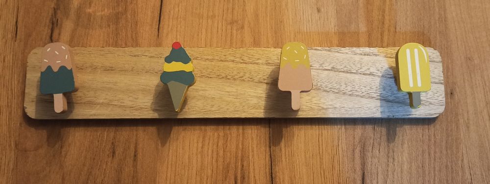 Wieszak dziecięcy 7x40