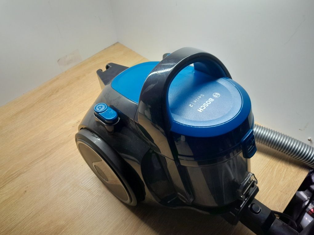 Bosch series 2 bgc05a220a Odkurzacz Bezworkowy kompaktowy mocny 700w