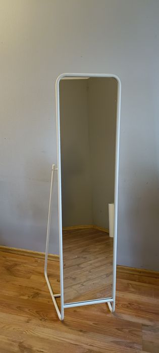 Lustro stojące IKEA KNAPPER 48x160 cm – Białe z wieszakami