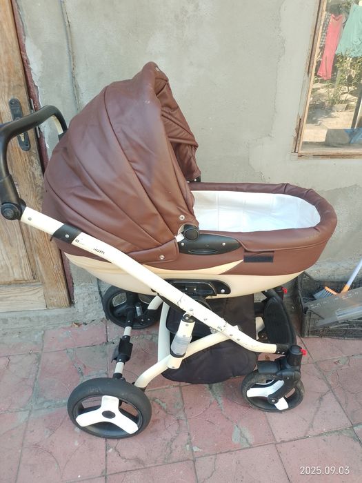 Коляска дитяча шкірозамінник