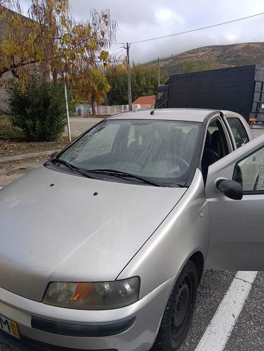 Vendo Fiat Punto 1.2 16 Válvulas de 2000