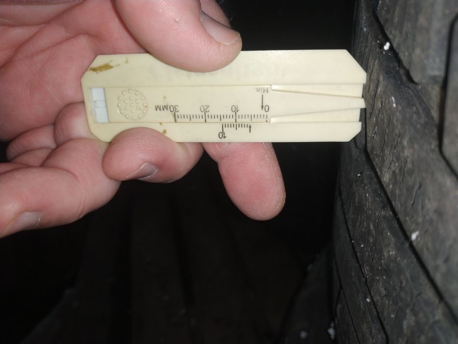 Продам зимову гуму nokian hakkapeliitta 285/50R20