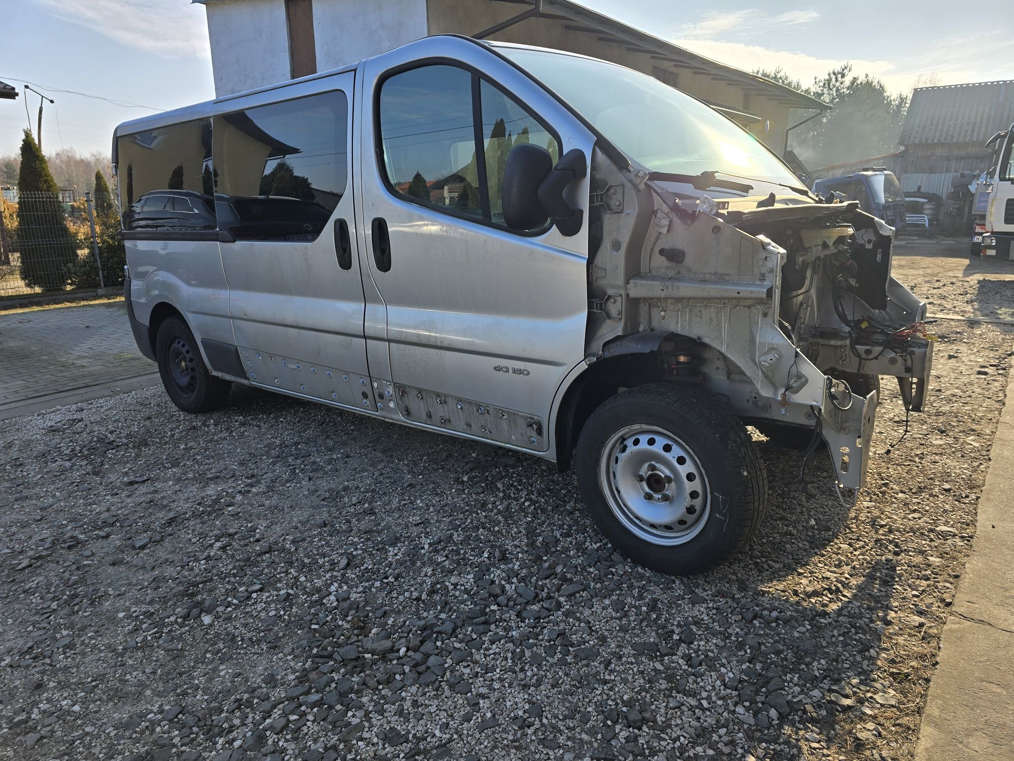Puste nadwozie  renault trafic vivaro primastar