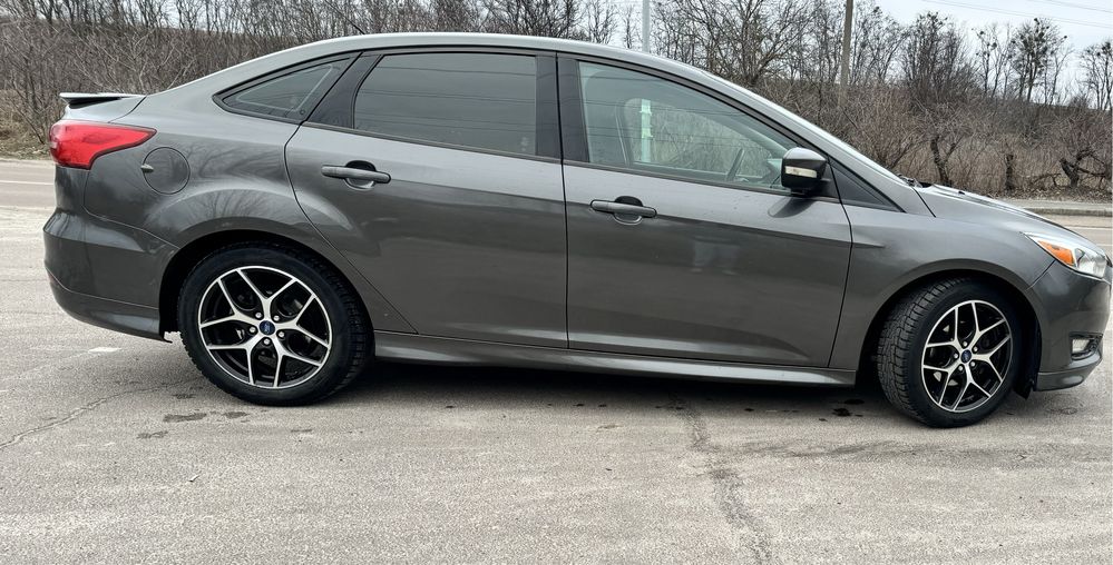 Ford Focus ST line