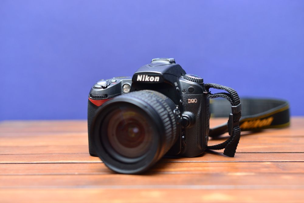 Aparat Nikon D90 + obiektyw 18-70 mm