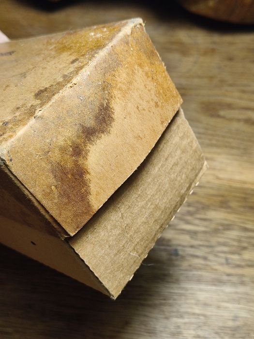 Stary amerykański  karton po serze 63