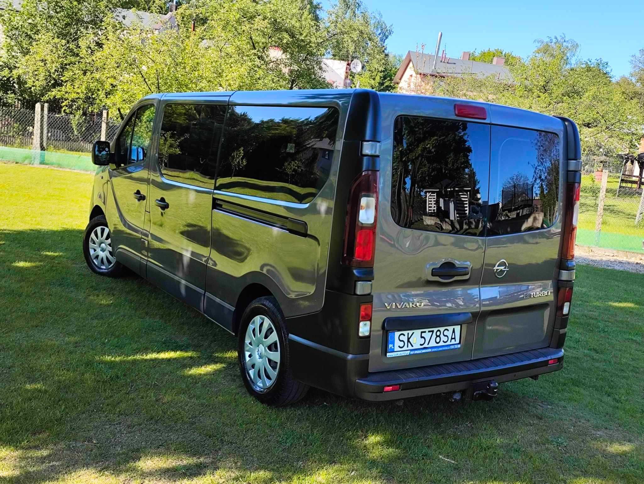 Wynajem Bus 8/9 osób Opel Vivaro Long 1.6 CDTI