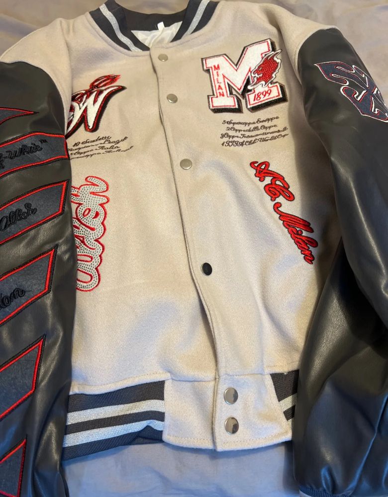 Kurtka bomberka AC Milan sportowa modne naszywki vintage