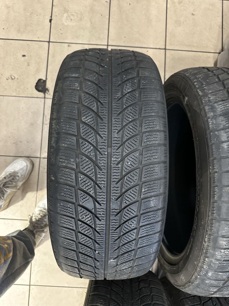 Opony zimowe Goodride SW608 245/45/19