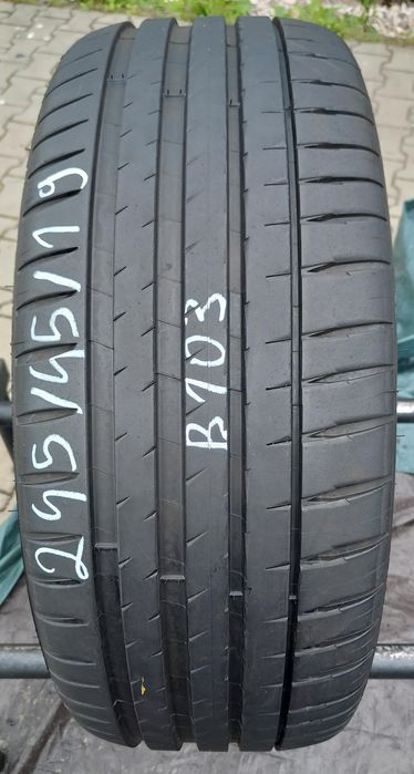 245/45/19 Michelin Pilot Sport 4 AO 102Y