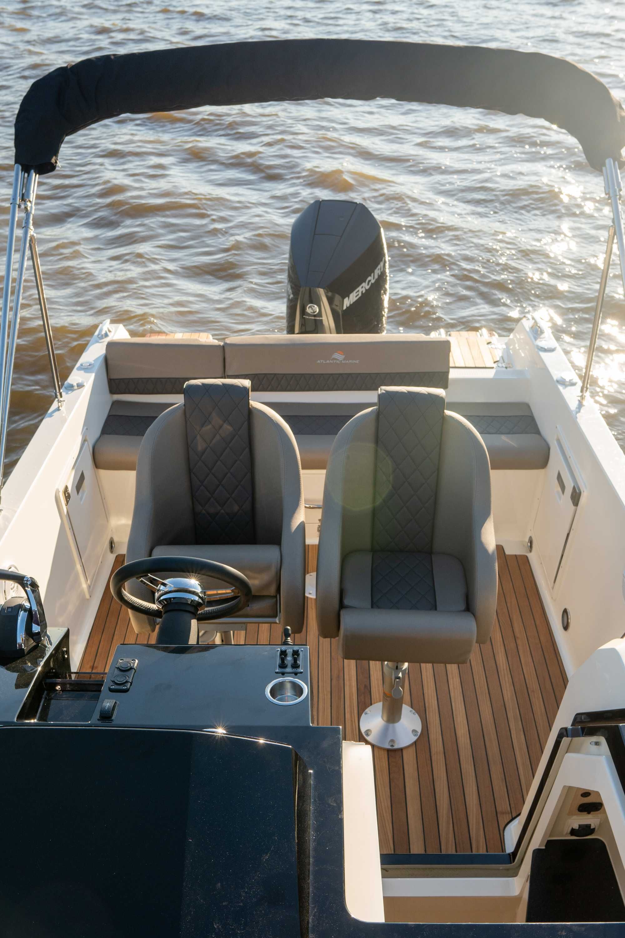 Nowa łódź motorowa Atlantic Marine 730 Sun Cruiser 9 osobowa 300 KM