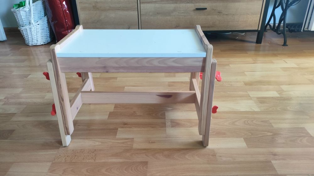 Biurko, łóżeczko, krzesełko