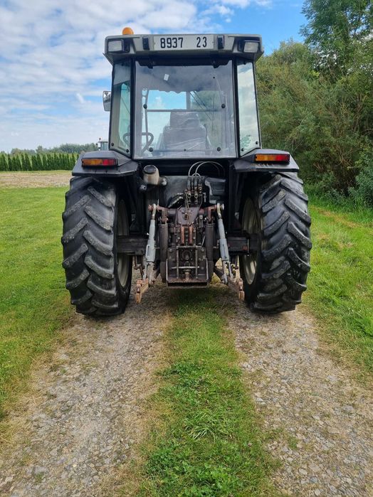 MF 3065 z ładowaczem, sprowadzony, stan BDB.