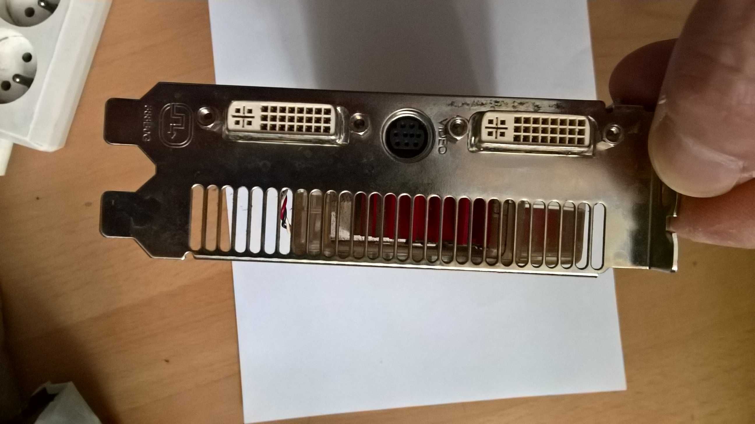 Asus ATI Radeon X1900XTX 512mb ddr3 PCI-E / hdtv / dvi