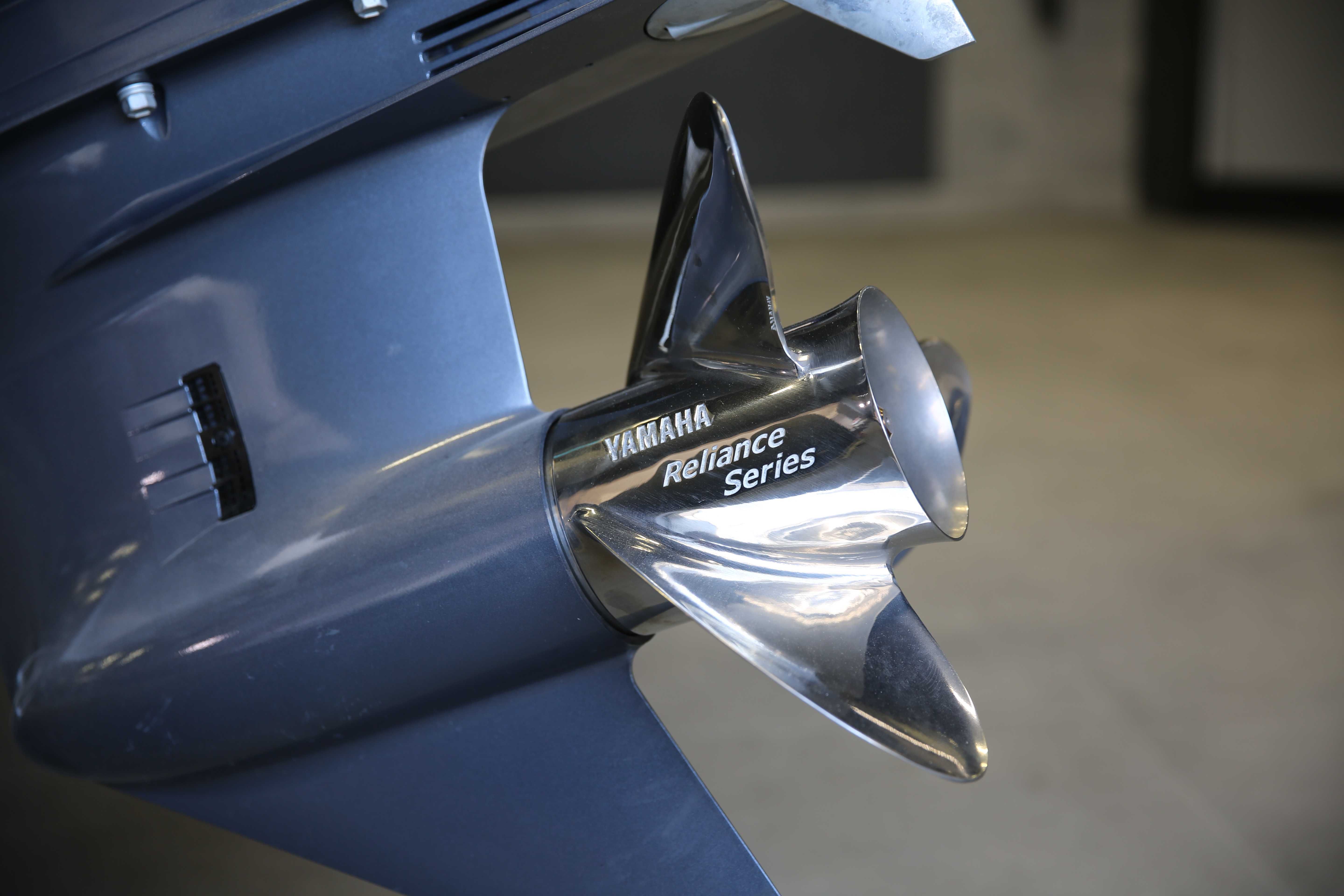 Катер BUSTER XXL з підвісним мотором YAMAHA F200XB (новий)