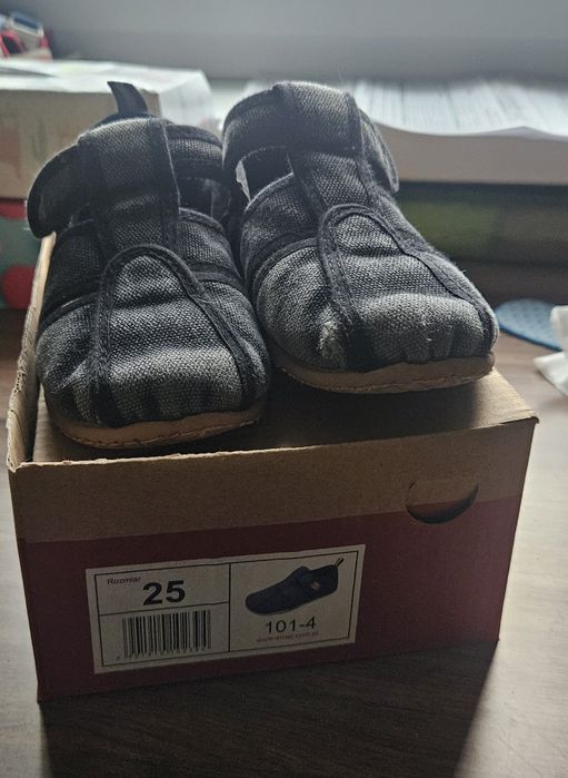 Kapcie emel 25 szare