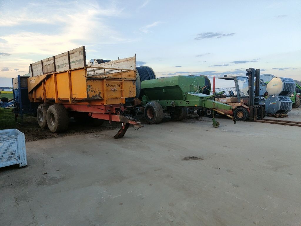 Rozsiewacz wapna nawozu Amazone  zgb8001 przyczepa silos
