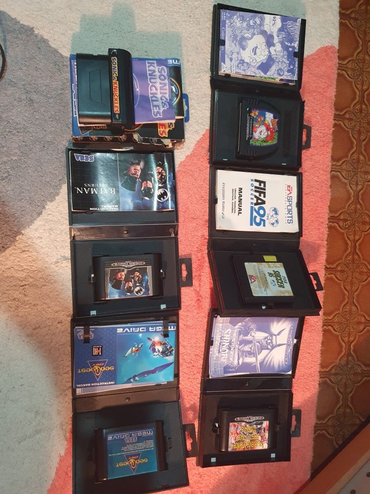 Sega Mega Drive 2 +2 comandos(jogos em separado)