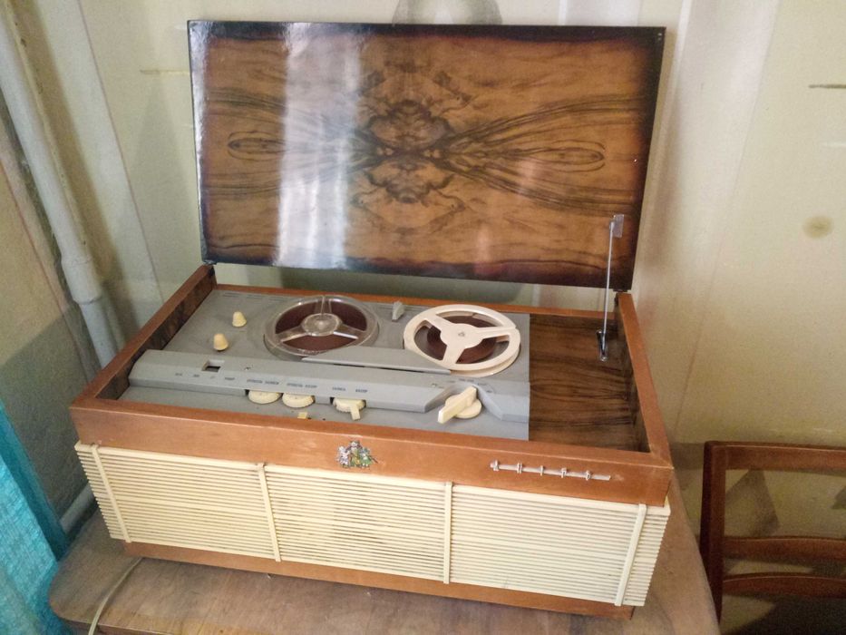 Магнитофон  катушечный бобинный Днепр 12 в рабочем состоянии