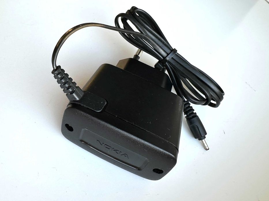Сетевое зарядное устройство Nokia