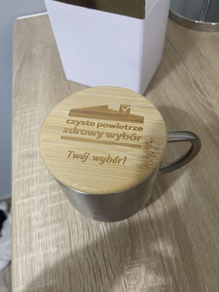 Kubek stalowy z przykrywką 350 ml