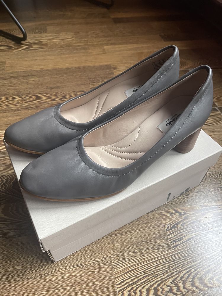 Clarks czółenka szare roz.39,5