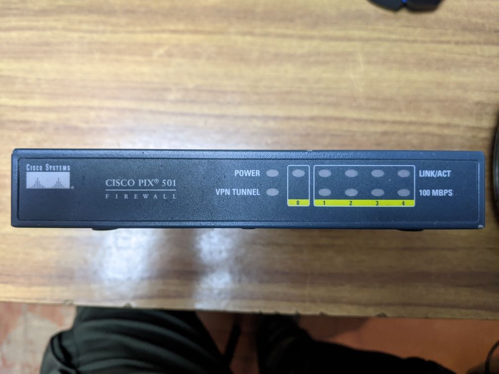 Cisco pix 501 (firewall)