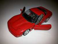 Carro Burago - Chevrolet Corvette C5 1997 - Escala 1/18