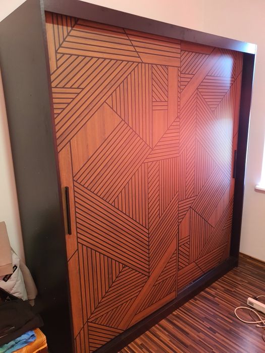 Brązowo-czarna szafa przesuwna Marsylia 1 180 - oryginalny design