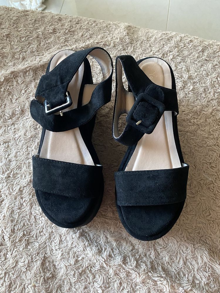 Sandalias pretas