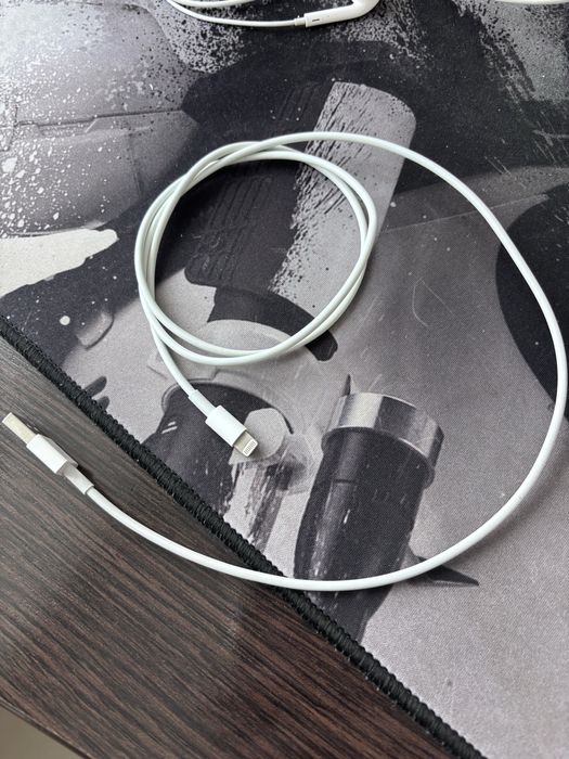 Оригінальний зарядний кабель Iphone lightning-usb