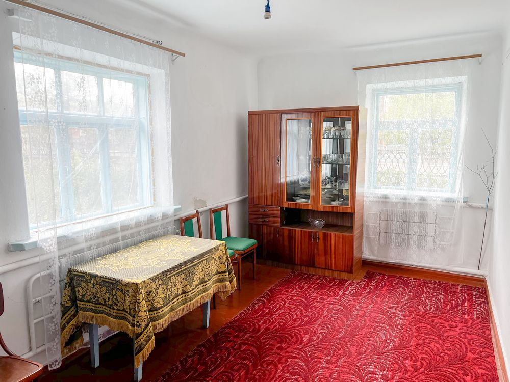 ПРОДАЖ! Окремого будинку з 14 сот землі по центральній вулиці!