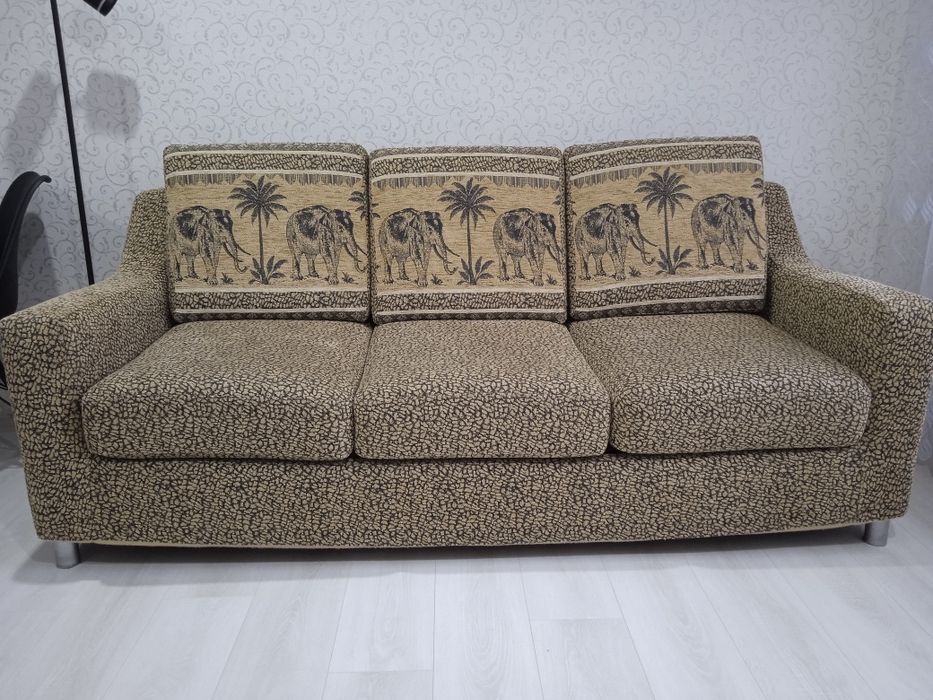 Продам диван 2 в 1 розкладний.