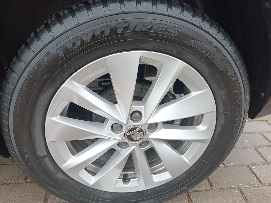 Opony całoroczne Toyo Celsius 205/55 R16 stan bardzo dobry, komplet