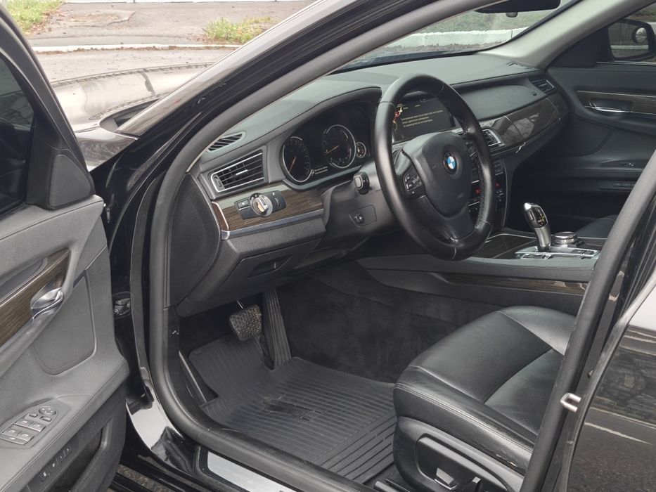 Продам BMW 7 series  Xdrive