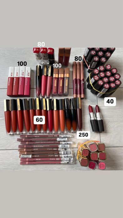 Туш, пудра, тональный крем