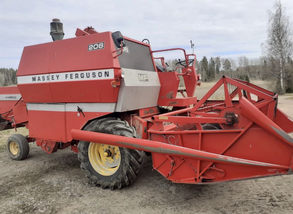 Kombajny zbożowe Massey Ferguson 506,440,430,330,307,240,206,20,16