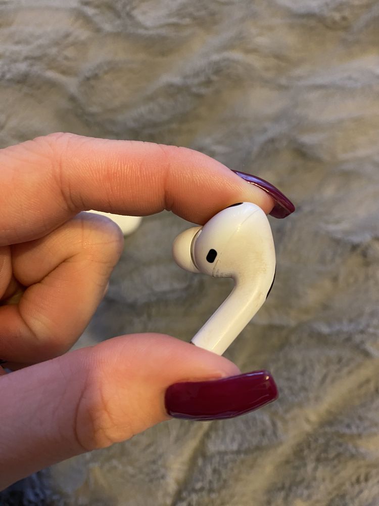 Airpods opakowanie + prawa słuchawka używana pół roku
