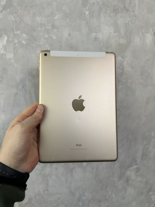 iPad 5, 32 ГБ, Wi-Fi.