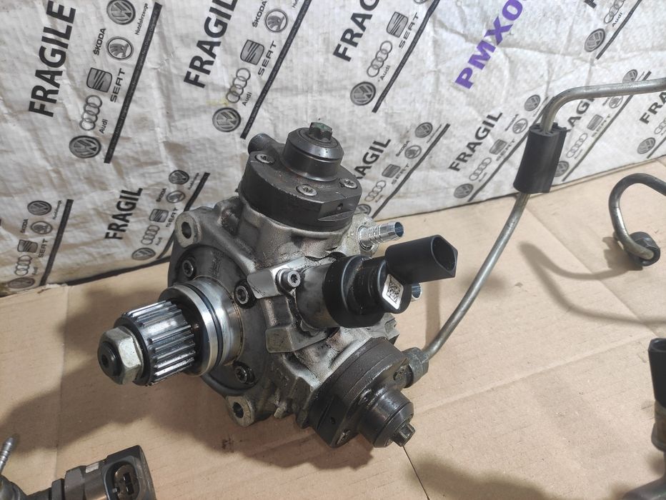 ТНВД паливний насос рампа 3.0 тді 059130755СВ VW Volkswagen Touareg NF