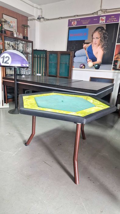 Mesa de Jogos e Cartas