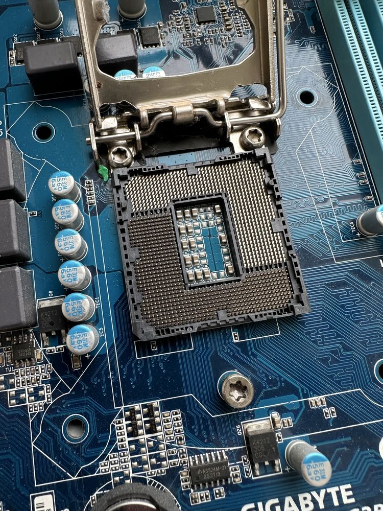 комплект i7 + мат плата gigabyte